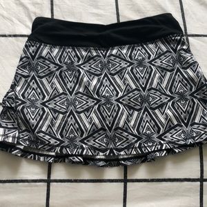 Ivivva Lululemon Girls Skirt Black and White 12